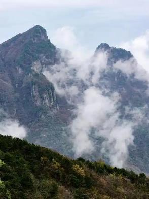 我们翻过一座山总感觉前面的更高